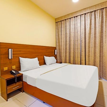 Oyo 925 Emirates Hotel دبي المظهر الخارجي الصورة