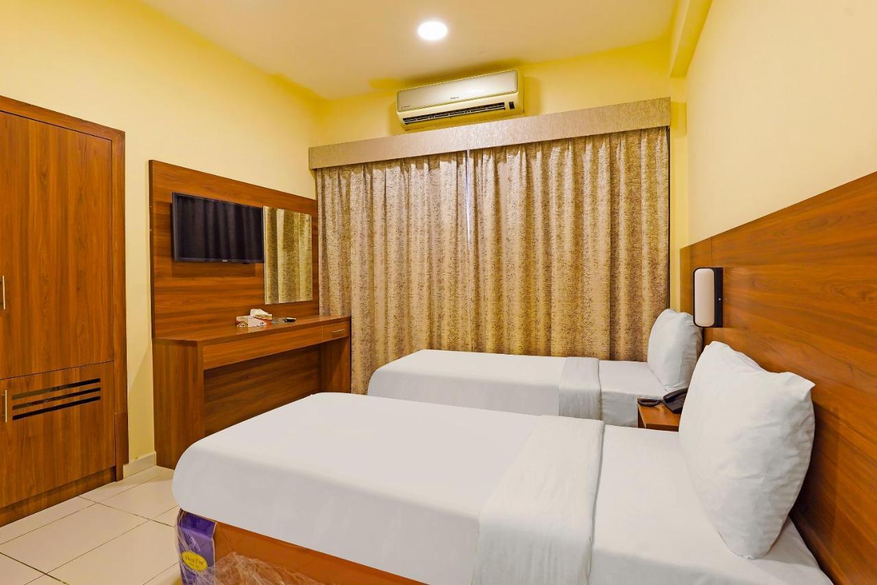 Oyo 925 Emirates Hotel دبي المظهر الخارجي الصورة