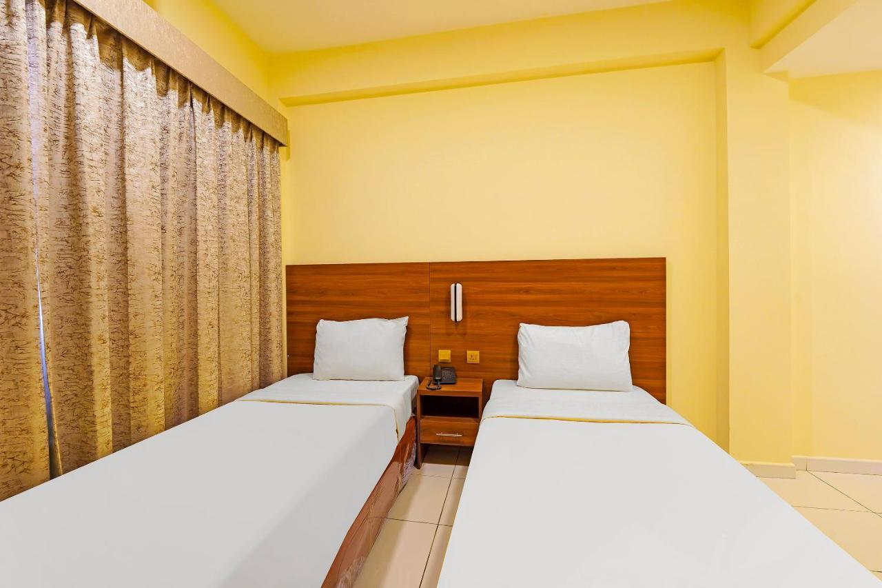 Oyo 925 Emirates Hotel دبي المظهر الخارجي الصورة