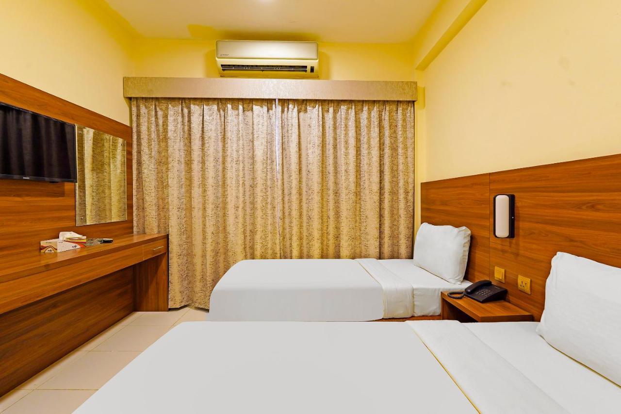 Oyo 925 Emirates Hotel دبي المظهر الخارجي الصورة