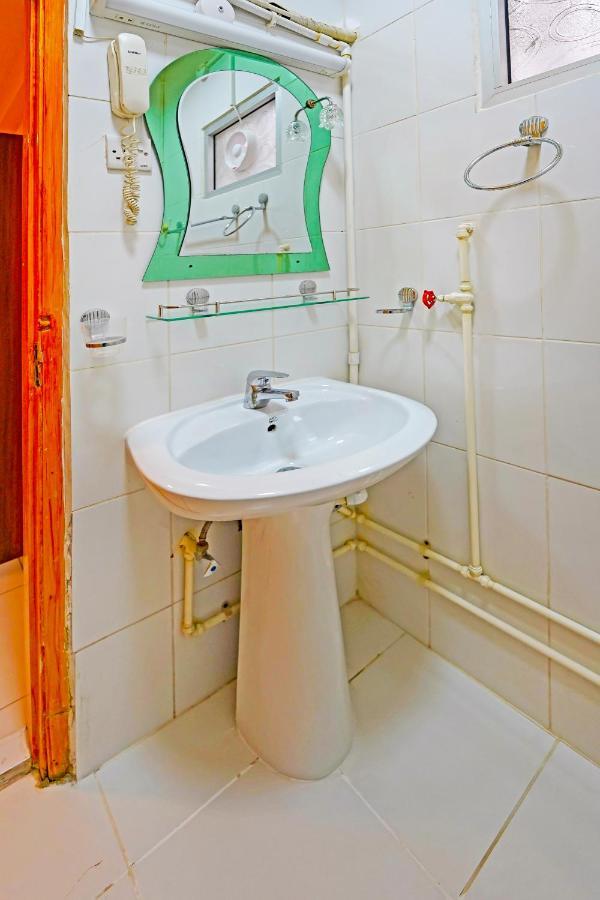 Oyo 925 Emirates Hotel دبي المظهر الخارجي الصورة