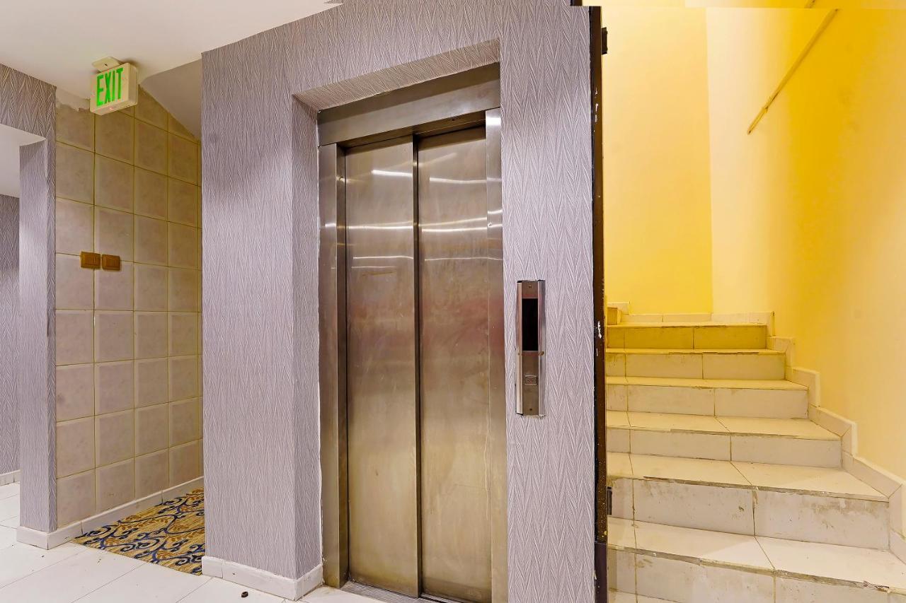 Oyo 925 Emirates Hotel دبي المظهر الخارجي الصورة